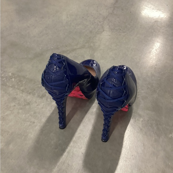 Pumps - Picture 3 of 4